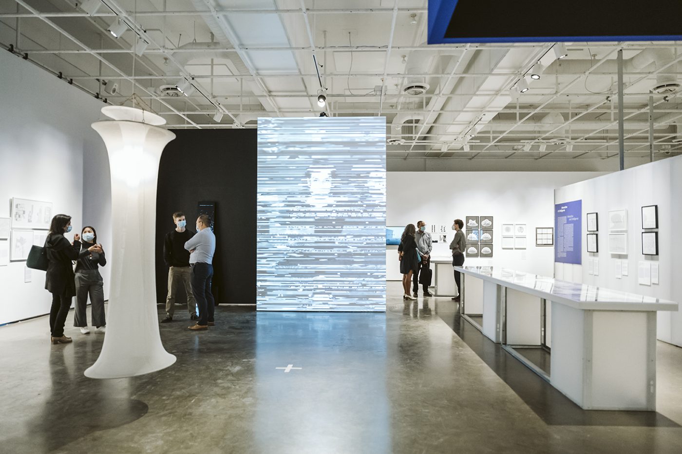 A photo of the opening of the Vers un imaginaire numérique exhibition at the Centre de design de l'UQAM on September 15, 2021. Photo credit: Melanie Olmstead.